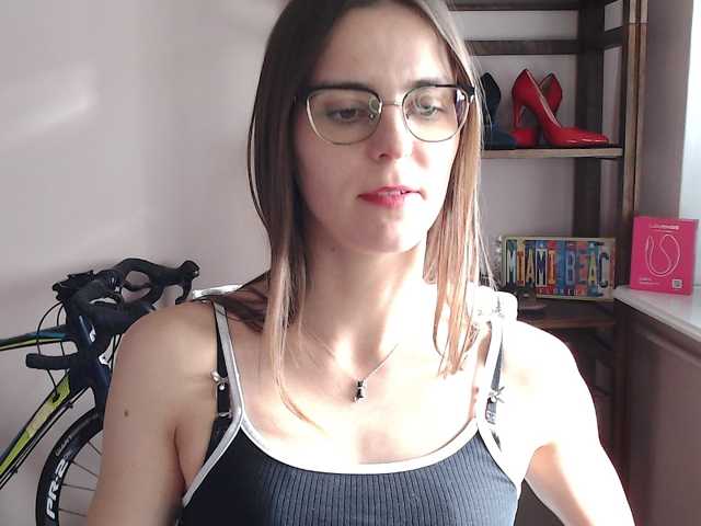 MegiKiss live cam preview
