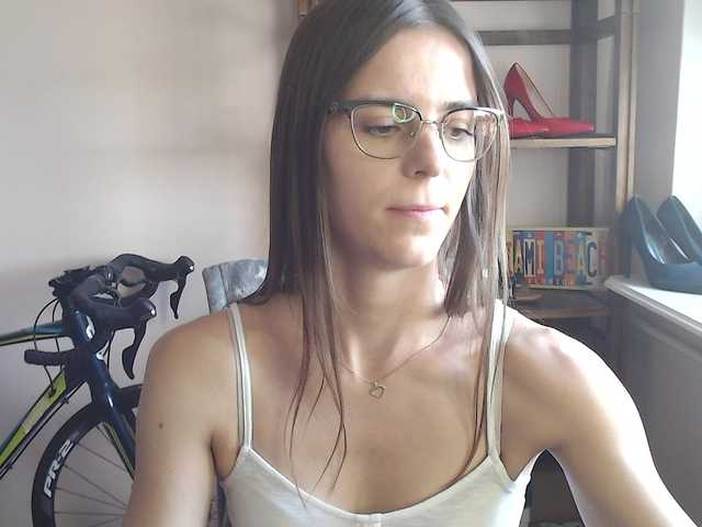 megikiss live sex show