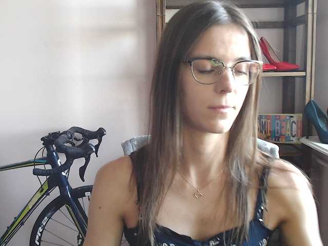 MegiKiss's BongaCams show and profile