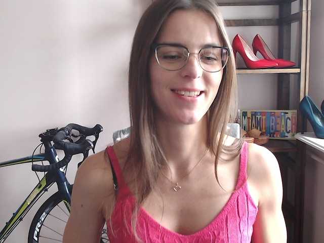 MegiKiss's BongaCams show and profile