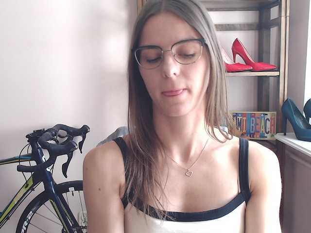 MegiKiss's BongaCams show and profile