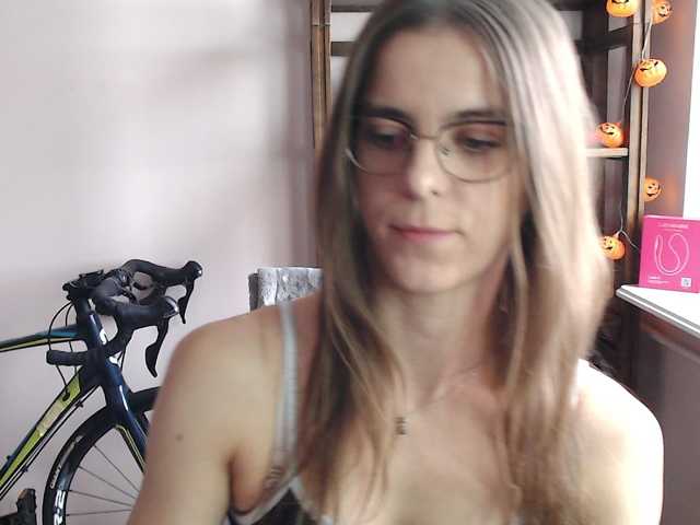 MegiKiss live cam on BongaCams