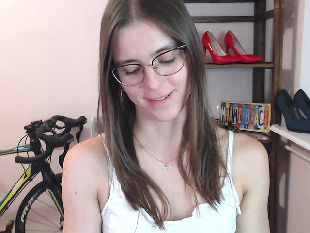 megikiss cam belle