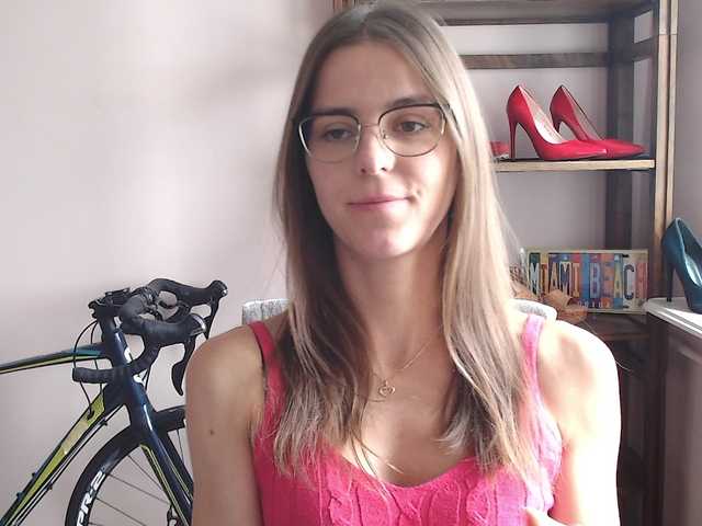 MegiKiss's BongaCams show and profile