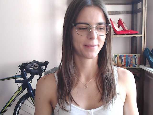 MegiKiss's BongaCams show and profile