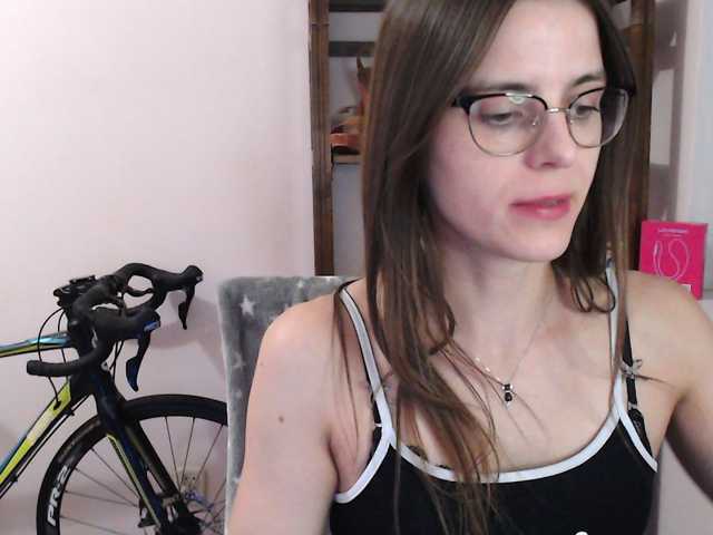 MegiKiss live cam preview