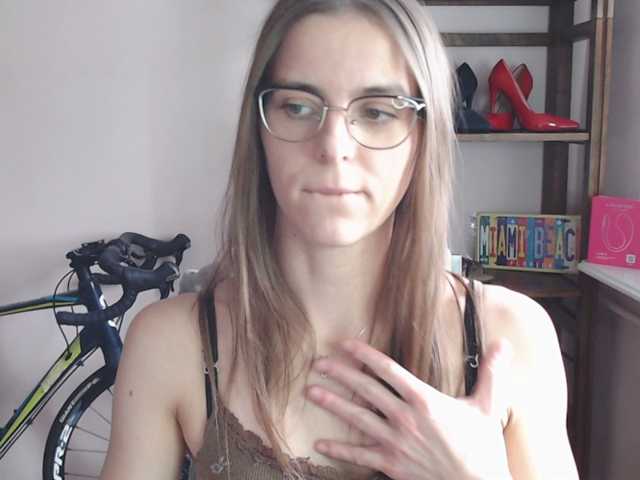MegiKiss live cam on BongaCams