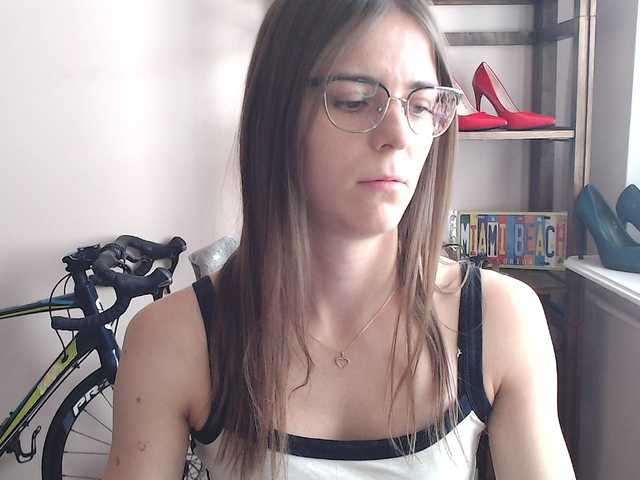megikiss cam belle