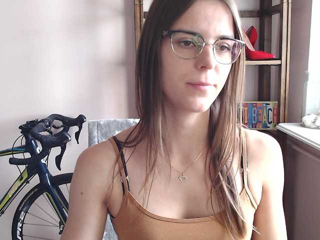 MegiKiss live cam on BongaCams