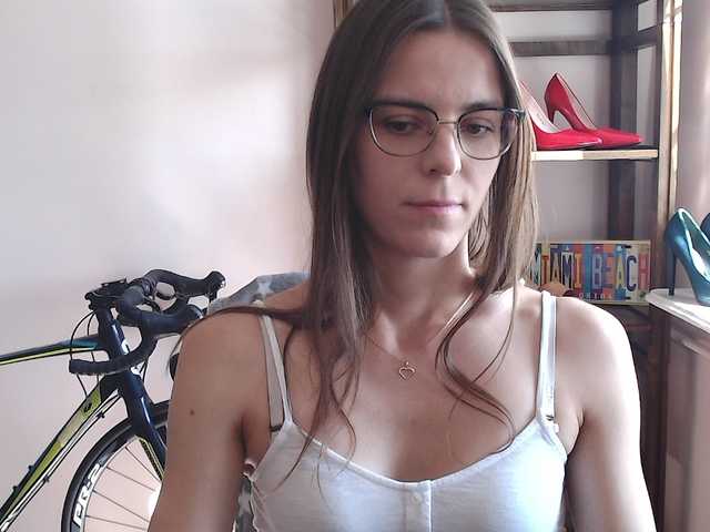 MegiKiss's BongaCams show and profile