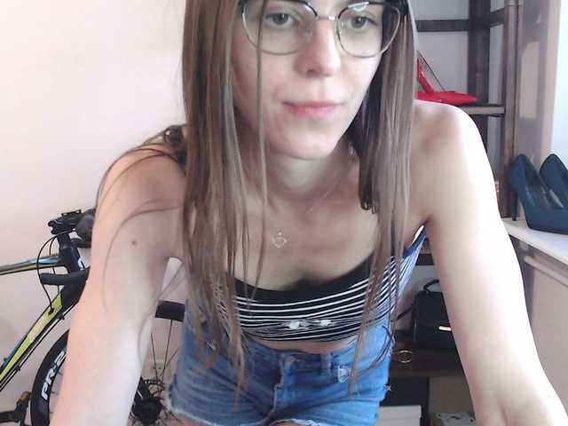 megikiss live sex show