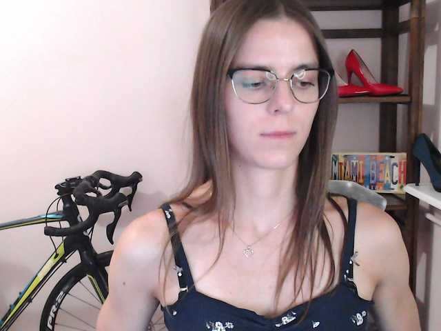 MegiKiss's BongaCams show and profile