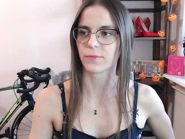 MegiKiss, 30 y/o - Live Cam on BongaCams
