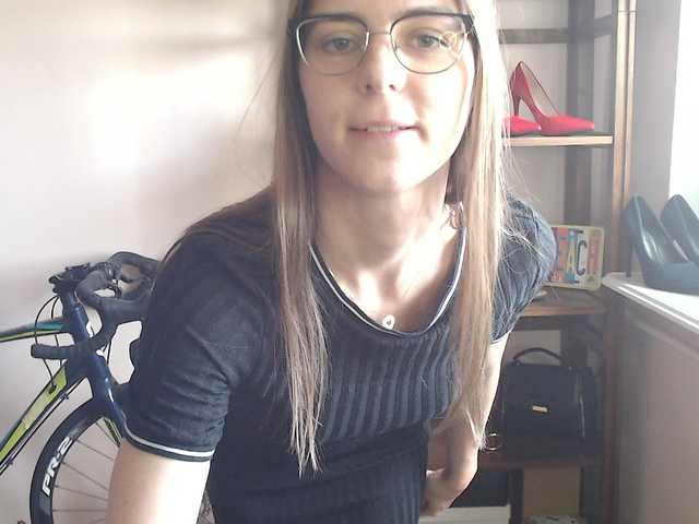 megikiss cam belle