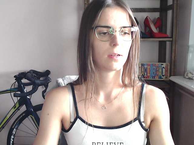 MegiKiss live cam preview