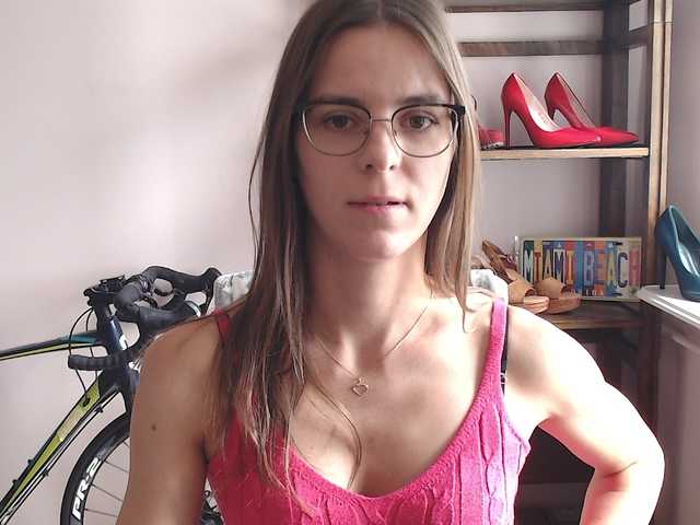 MegiKiss's BongaCams show and profile