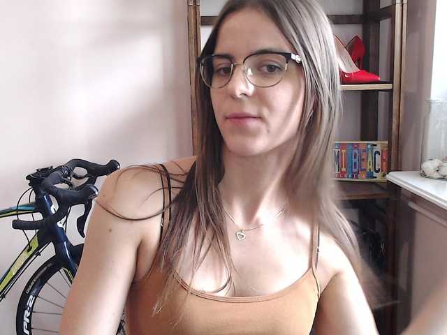MegiKiss live cam on BongaCams
