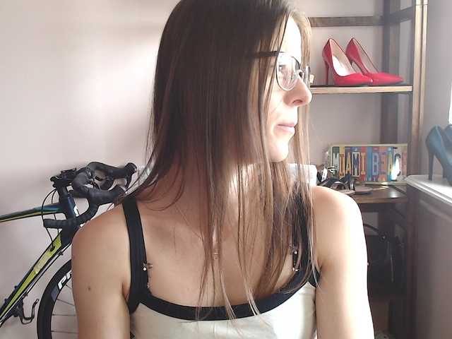 Chat with MegiKiss live cam