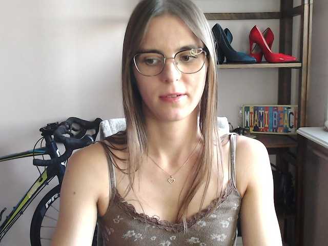 MegiKiss live cam