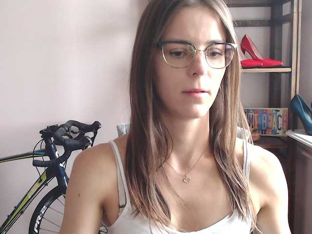 MegiKiss's BongaCams show and profile