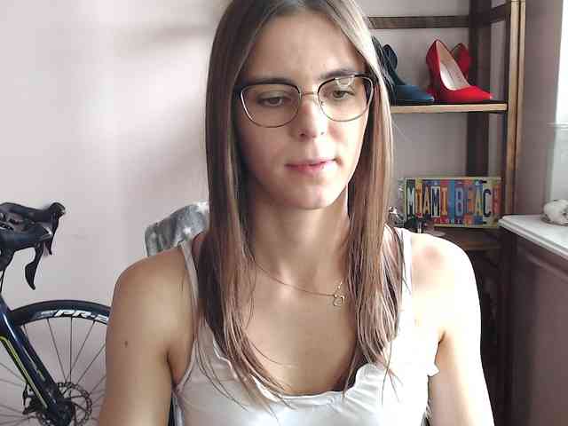 Model: MegiKiss
