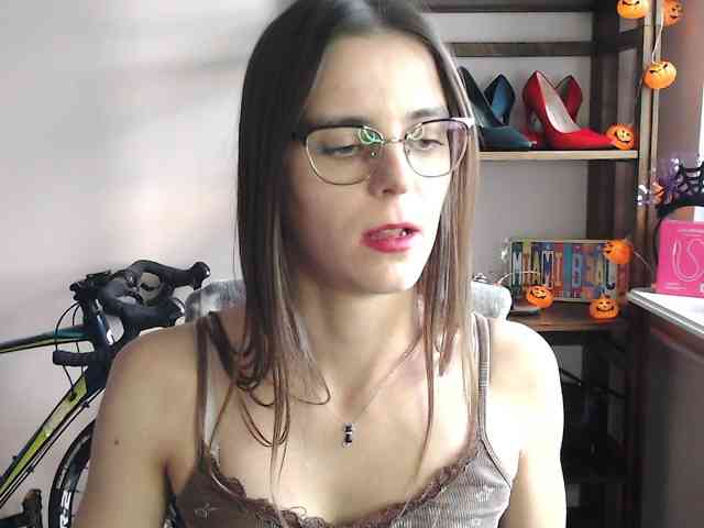 Model: MegiKiss