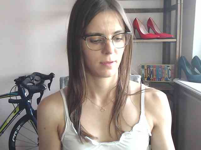 Model: MegiKiss