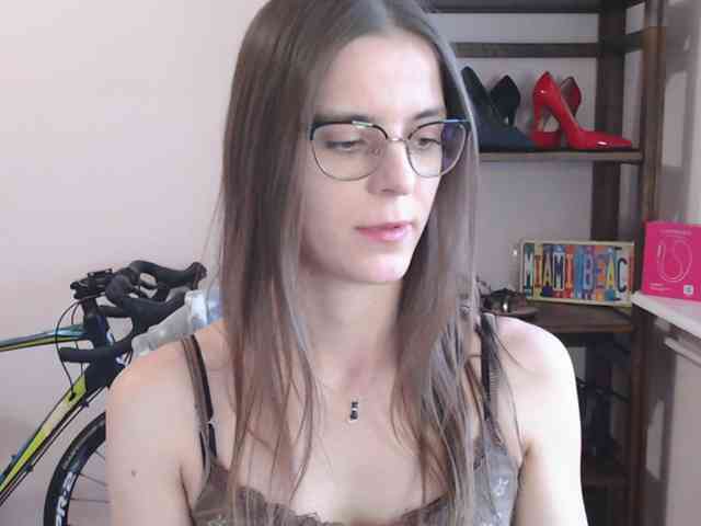Model: MegiKiss