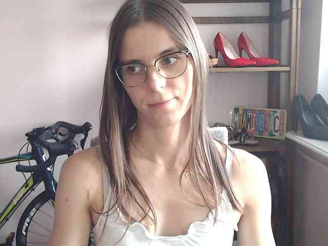 Model: MegiKiss