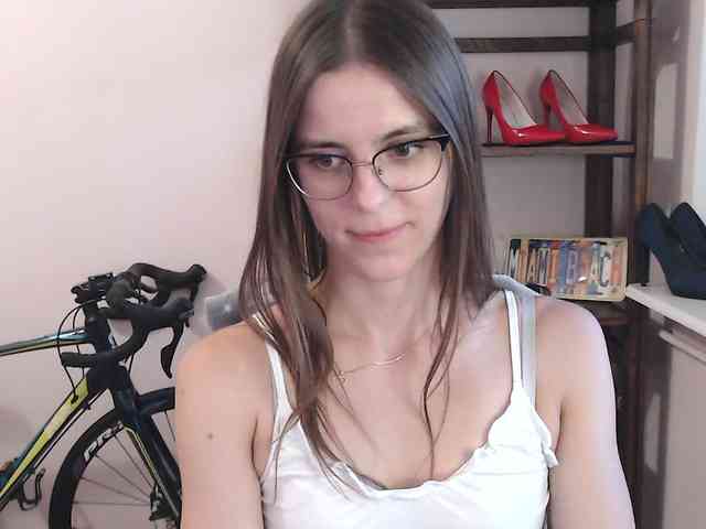Model: MegiKiss
