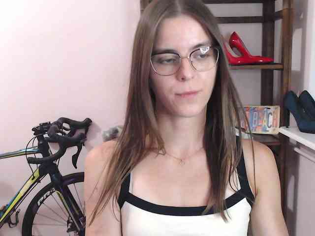 Model: MegiKiss