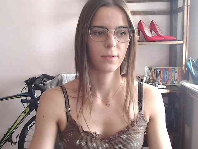 Model: MegiKiss