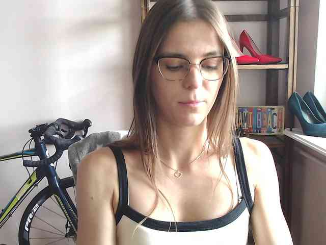 Model: MegiKiss