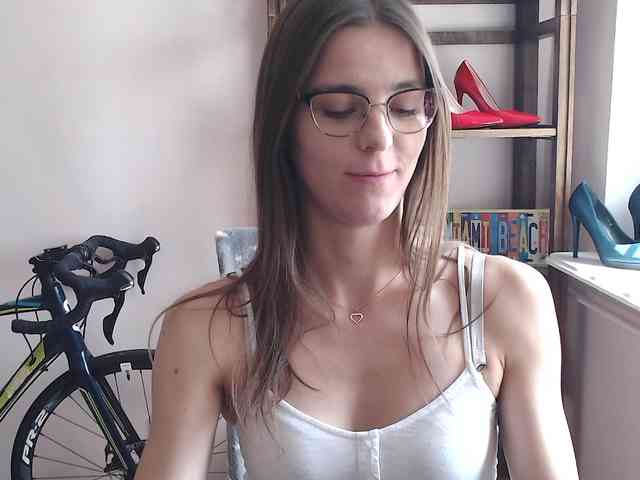 Model: MegiKiss