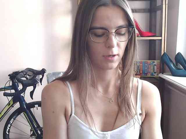 Model: MegiKiss