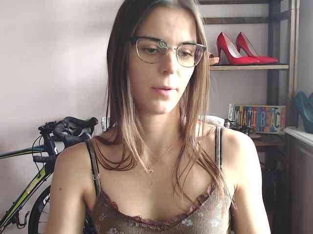 Model: MegiKiss