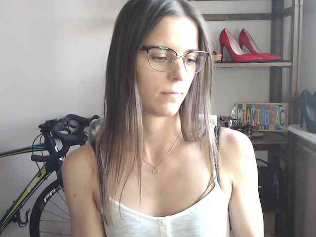 Model: MegiKiss