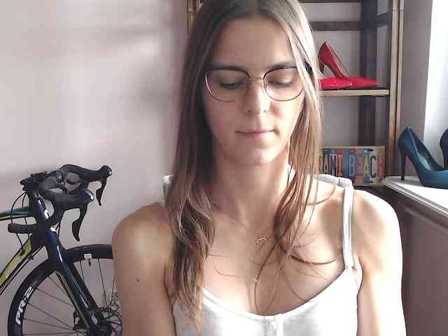 Model: MegiKiss