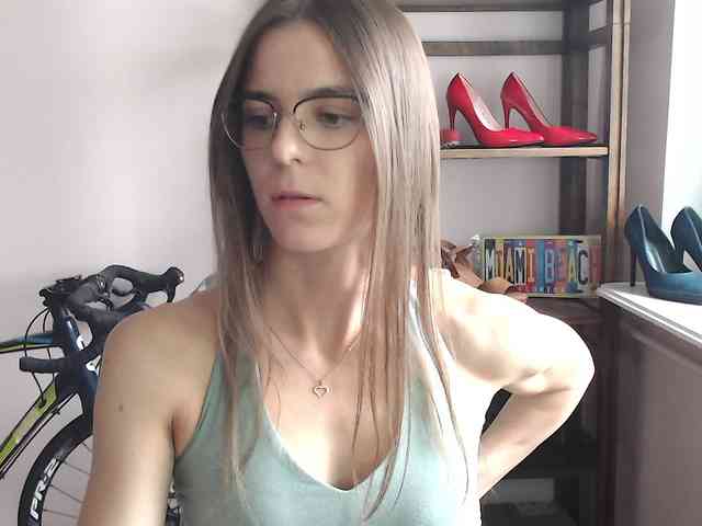Model: MegiKiss