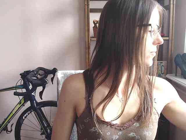 Model: MegiKiss
