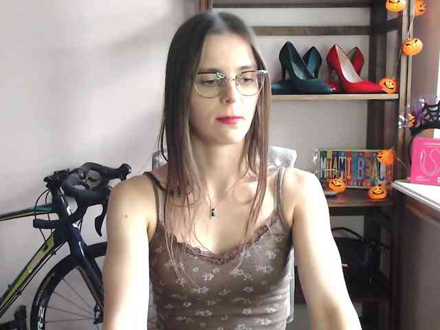 Model: MegiKiss