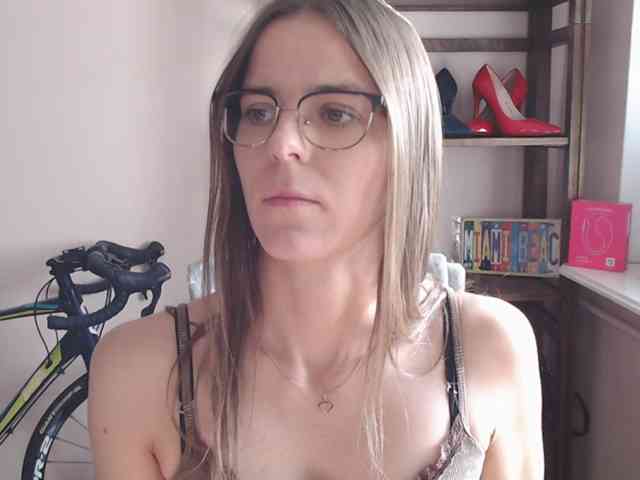 MegiKiss webcam