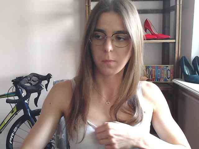 Model: MegiKiss