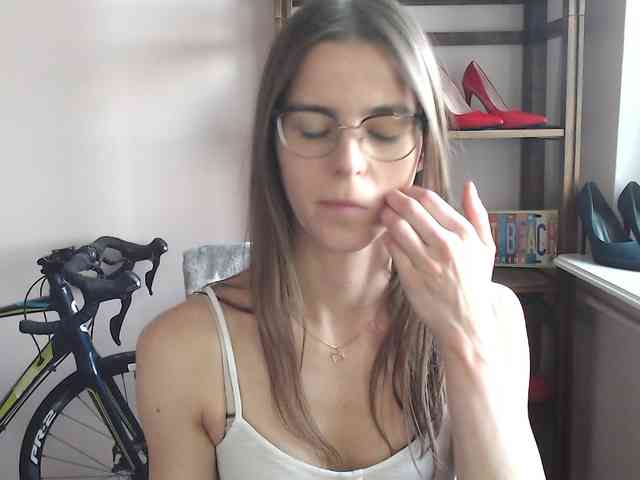 Model: MegiKiss