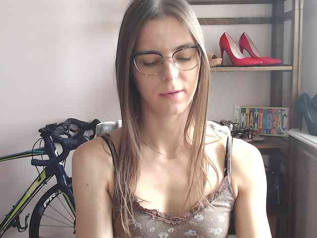 Model: MegiKiss