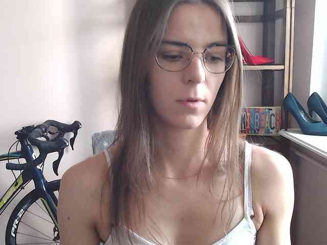 Model: MegiKiss