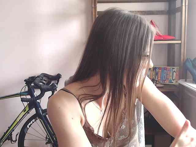 Model: MegiKiss