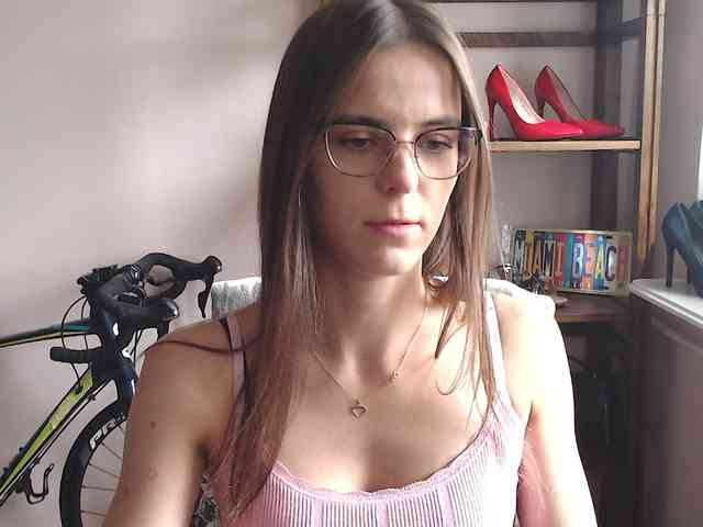 Model: MegiKiss