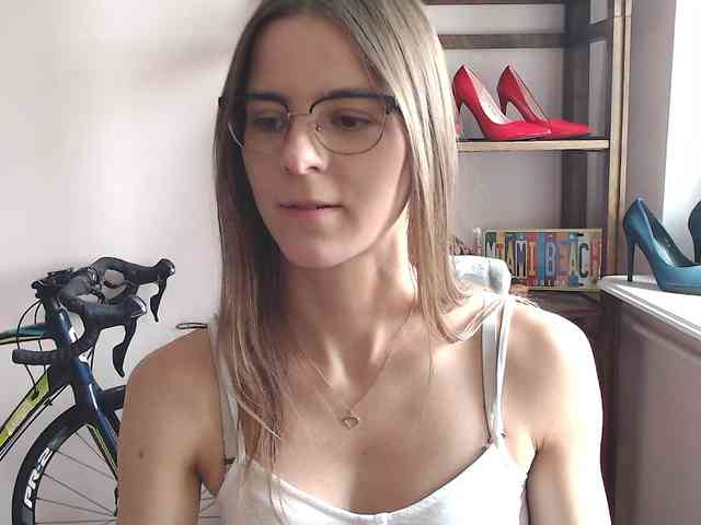 Model: MegiKiss