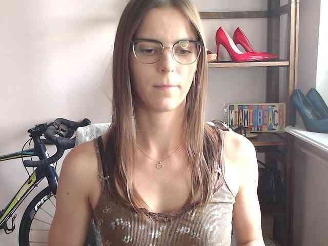 Model: MegiKiss
